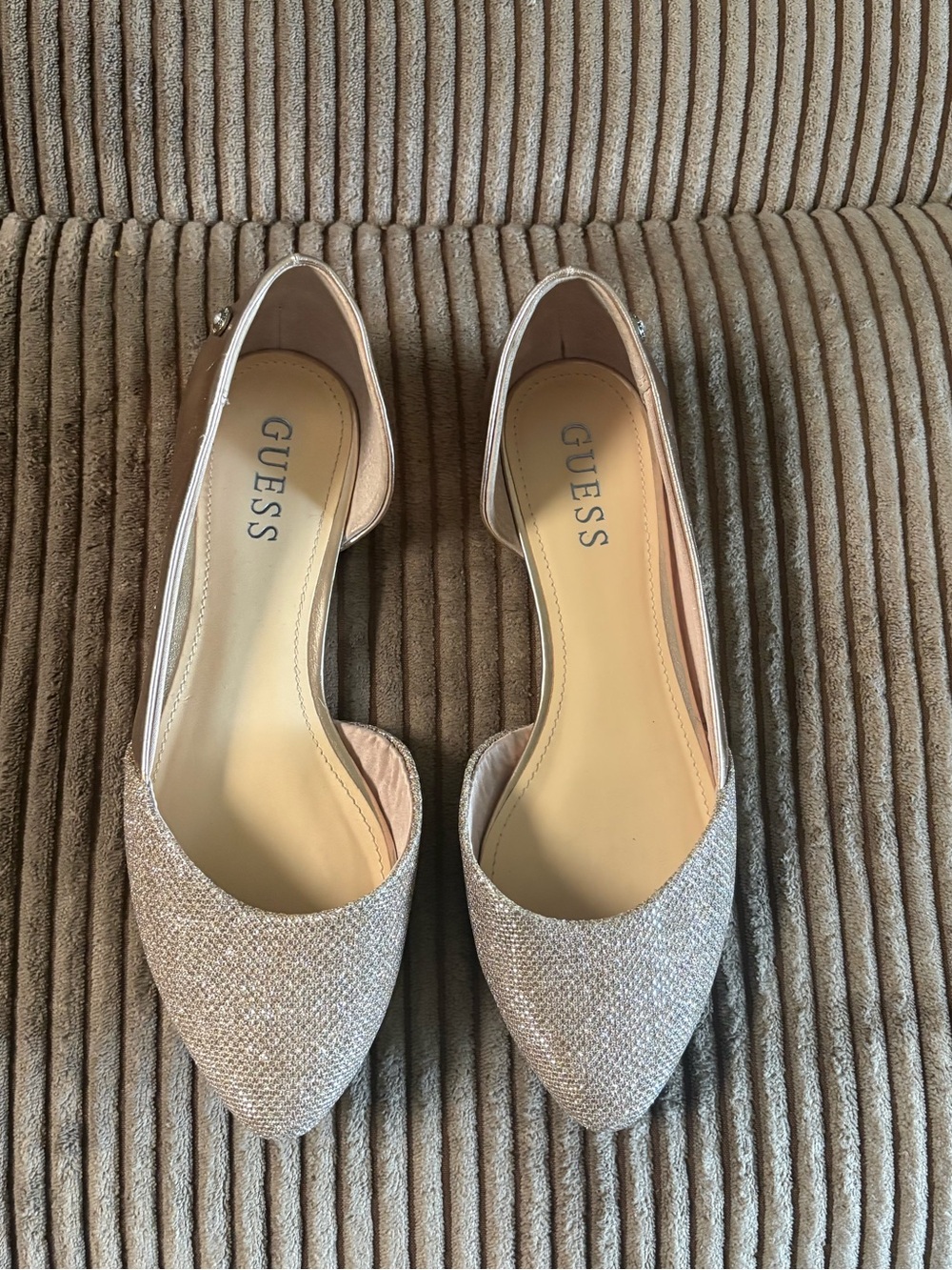 GUESS Women's Glitter Almond toe Flats in Champagne Sparkle/Rose Gold- size 7.5